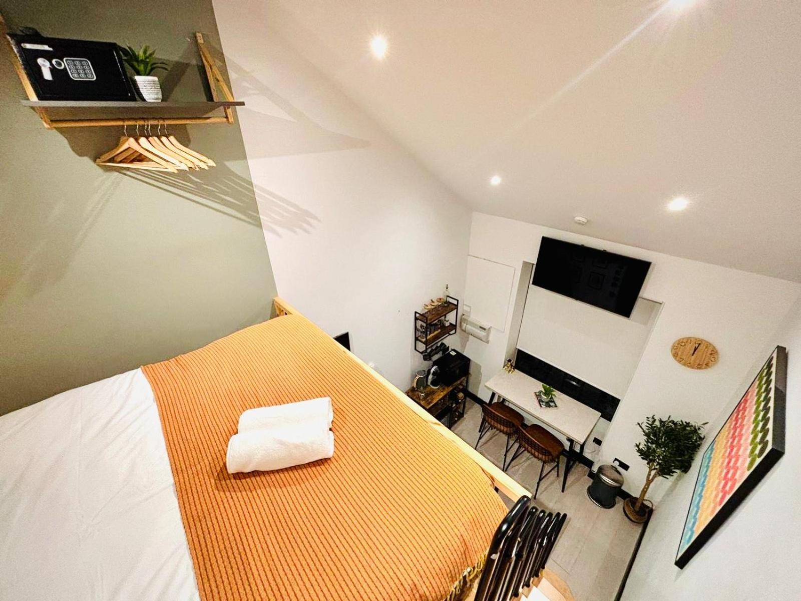 London Luxury Mezzanine Studio Flats Next Hackney Central Exterior photo